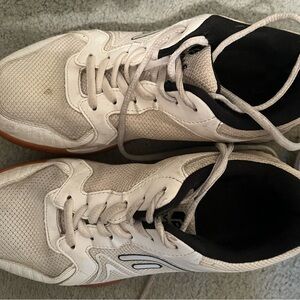 Stylish White Athletic Shoes for Women